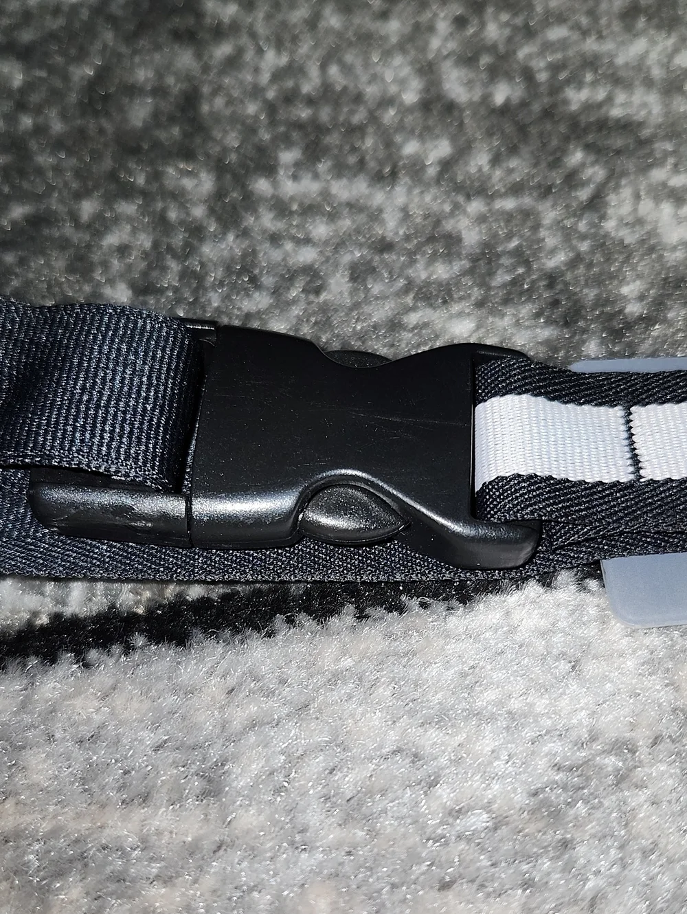 ADIDAS BLACK DETACH BUCKLE METAL SWIVEL LOBSTER CLAW CLASP/KEYRING NECK LANYARD